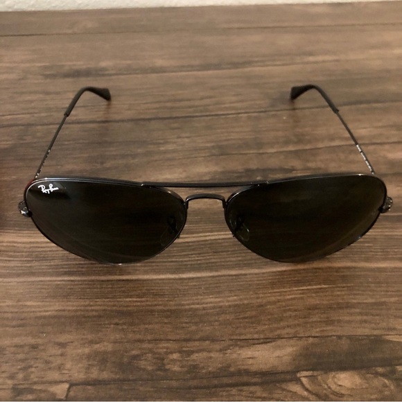 Ray-Ban RB3025 Black Large Metal Aviator Sunglasses - Picture 8 of 14